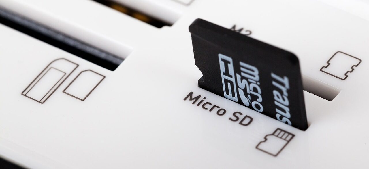 Garmin microSD card size